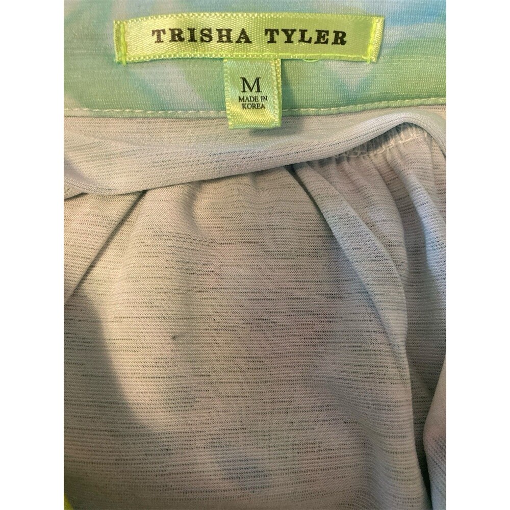 Trisha Tyler Top Medium Button Sleeves Floral Excellent Condition Stretch Relax - Picture 8 of 16